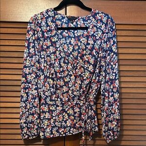 Beautiful Banana Republic Floral Wrap Blouse - Navy Pink Red Floral Pattern L